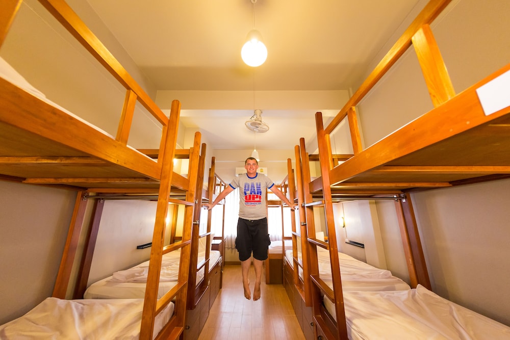Pak-Up Hostel 48/56