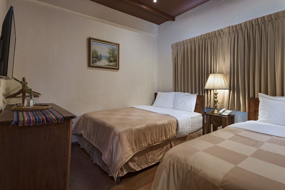 Hotel Del Patio 24/62