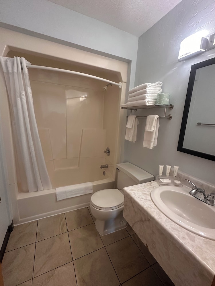 Suite, 2 Double Beds, Sofa, Pictured Rocks Inn & Suites 4/5