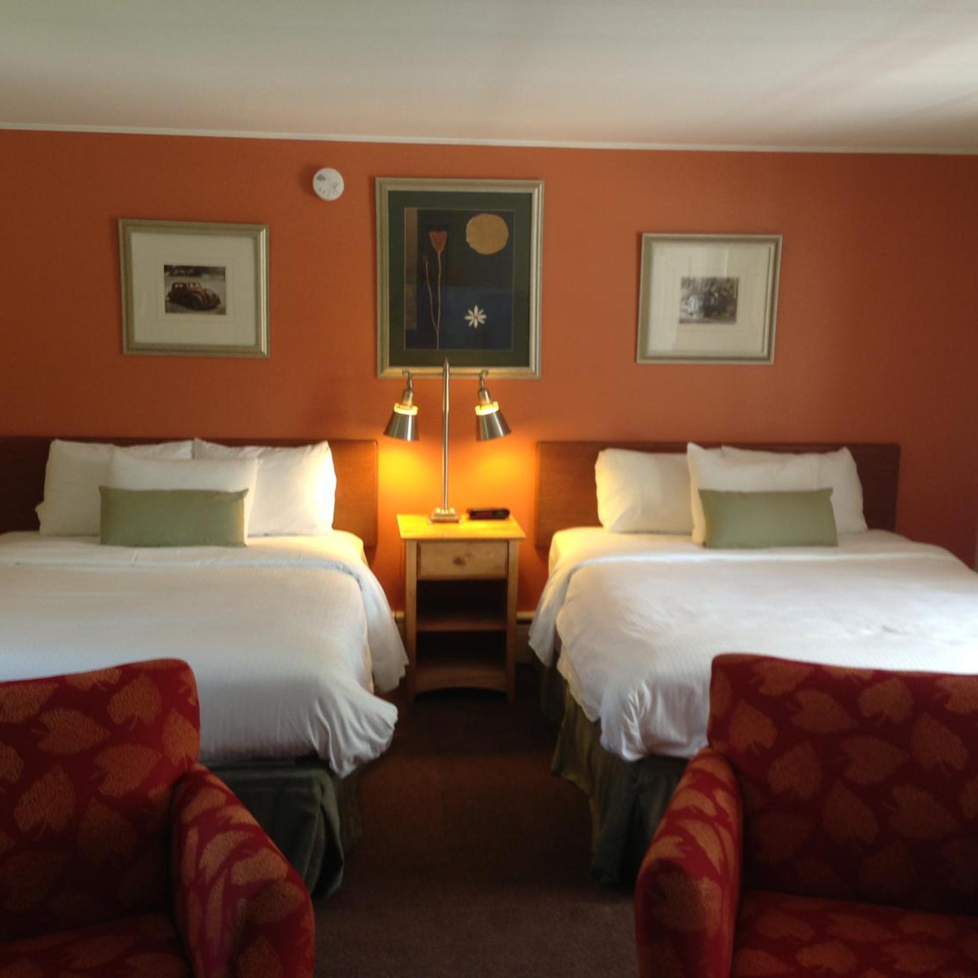 Deluxe, Queen Bed, Four Winds Country Motel 7/10