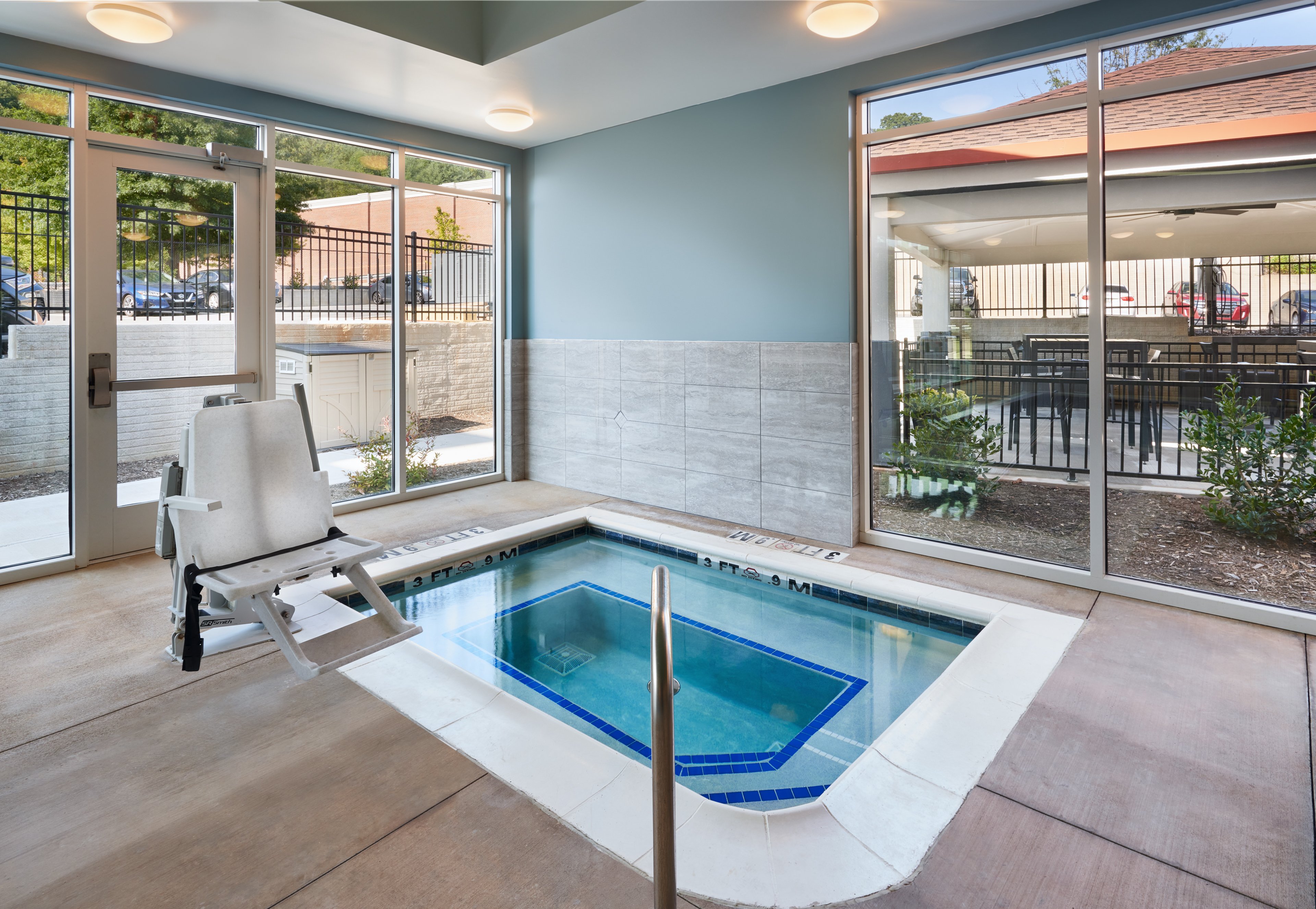 Candlewood Suites Asheville Downtown 40/81