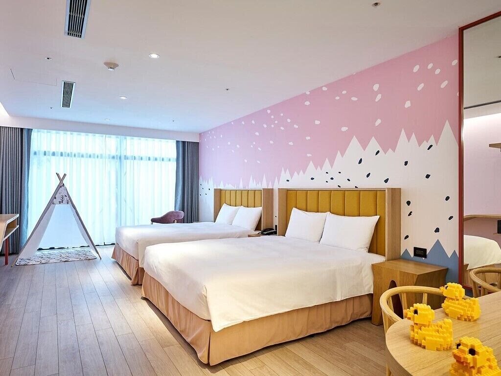 Theme, Cherry, Family, 2 Queen Beds