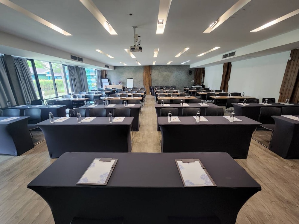 Coral Tree Villa Huahin 57/72
