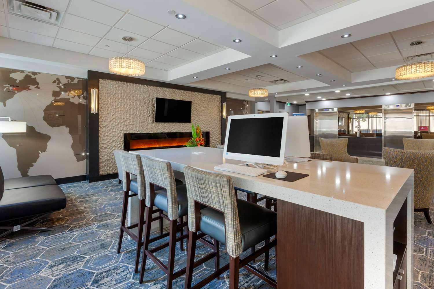 Best Western Plus Toronto Airport Hotel 37/38
