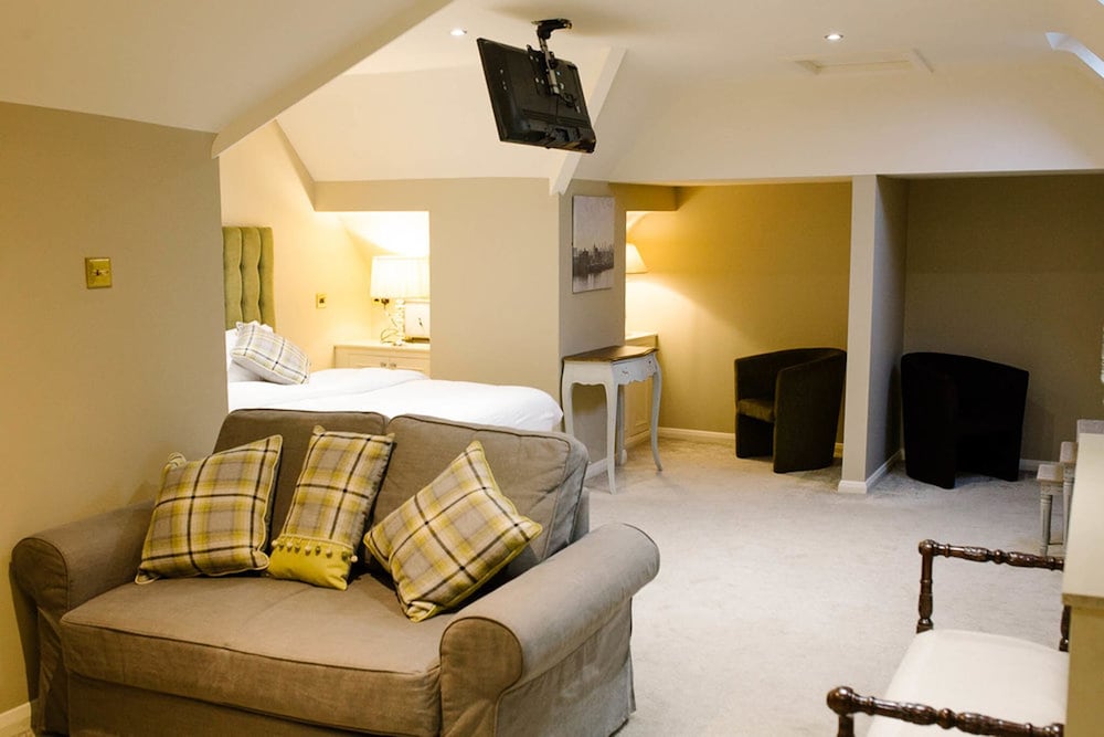 Flynn's Town House 32/50