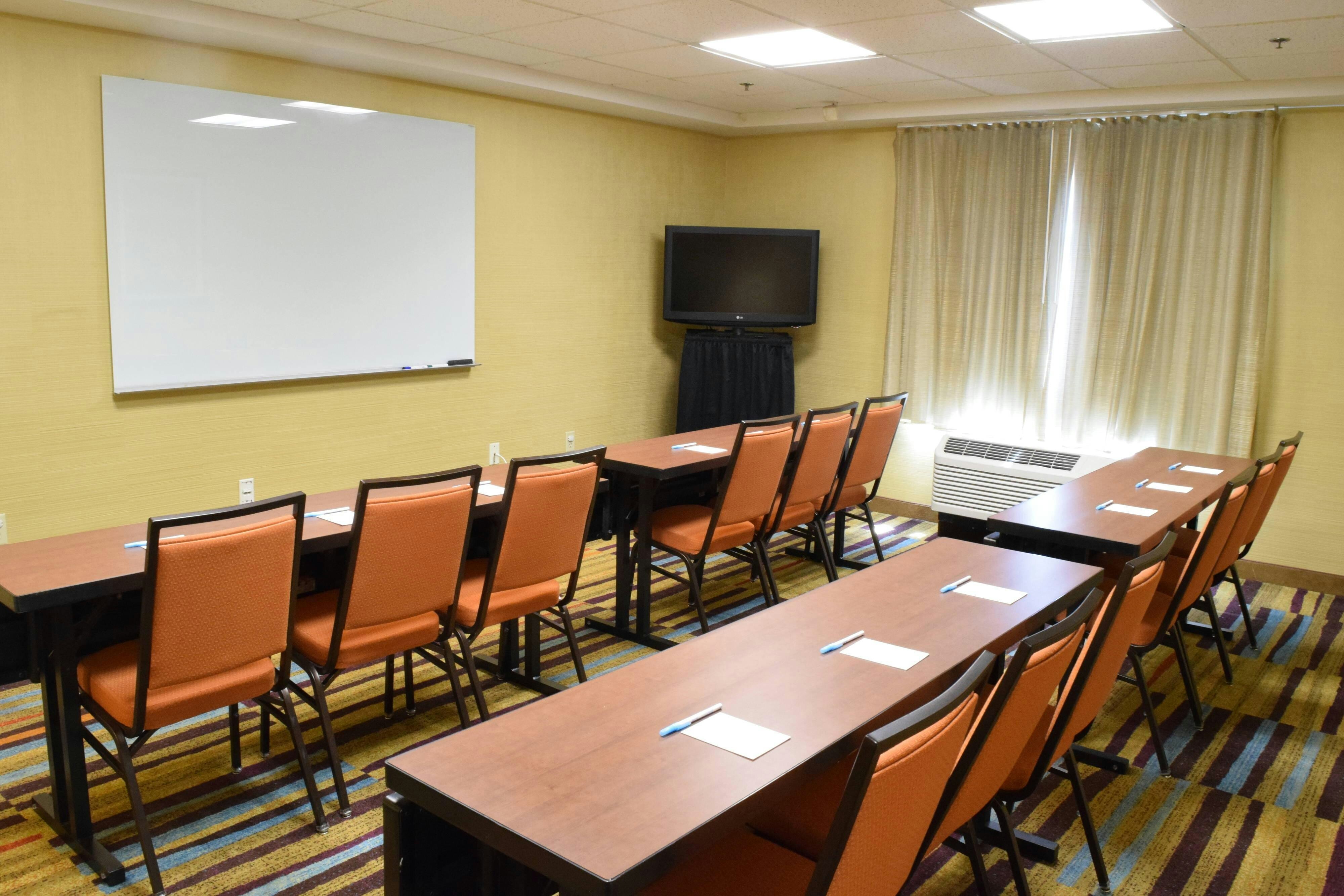 Fairfield Inn By Marriott Binghamton 6/10