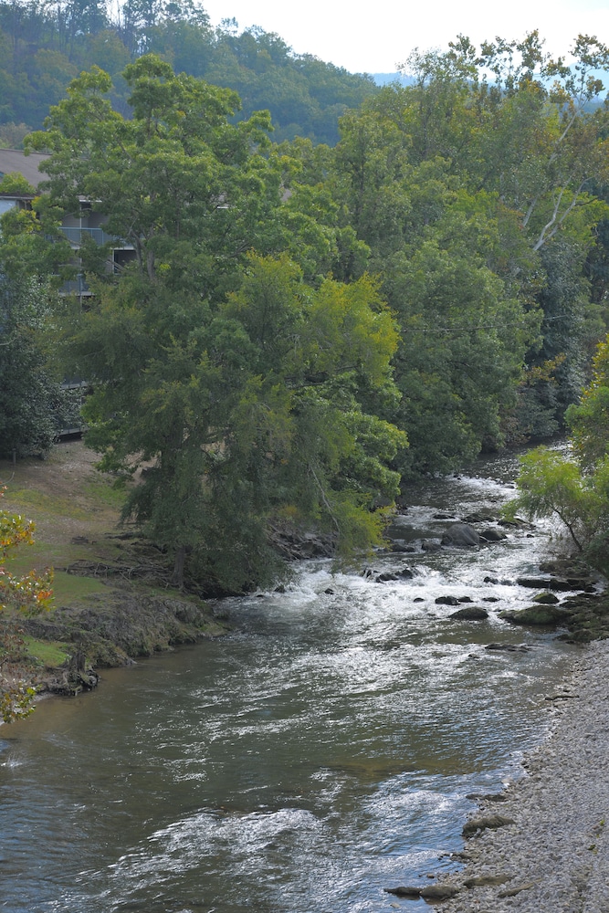 Creekstone Inn 27/36