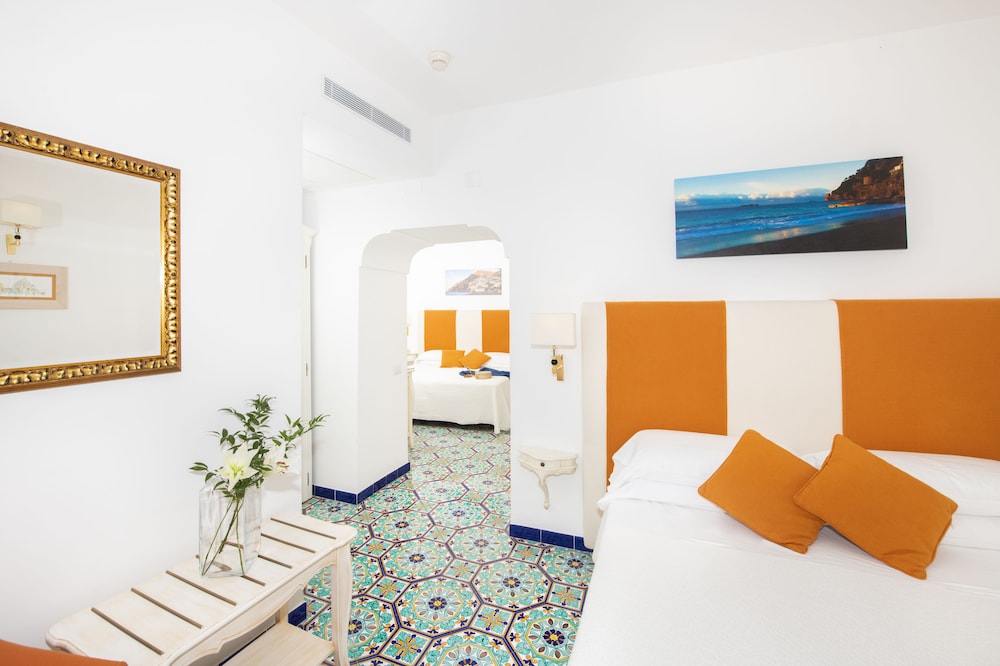 Savoia Hotel 61/80