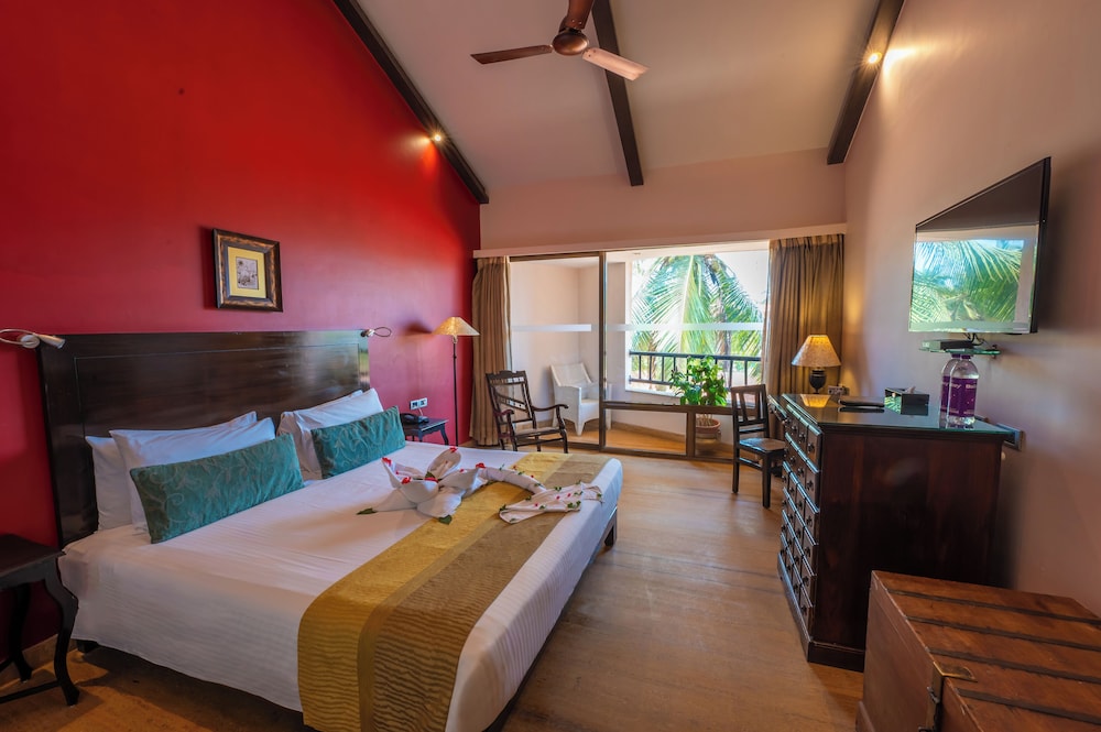 DELUXE, KING BED, BALCONY, BATHTUB