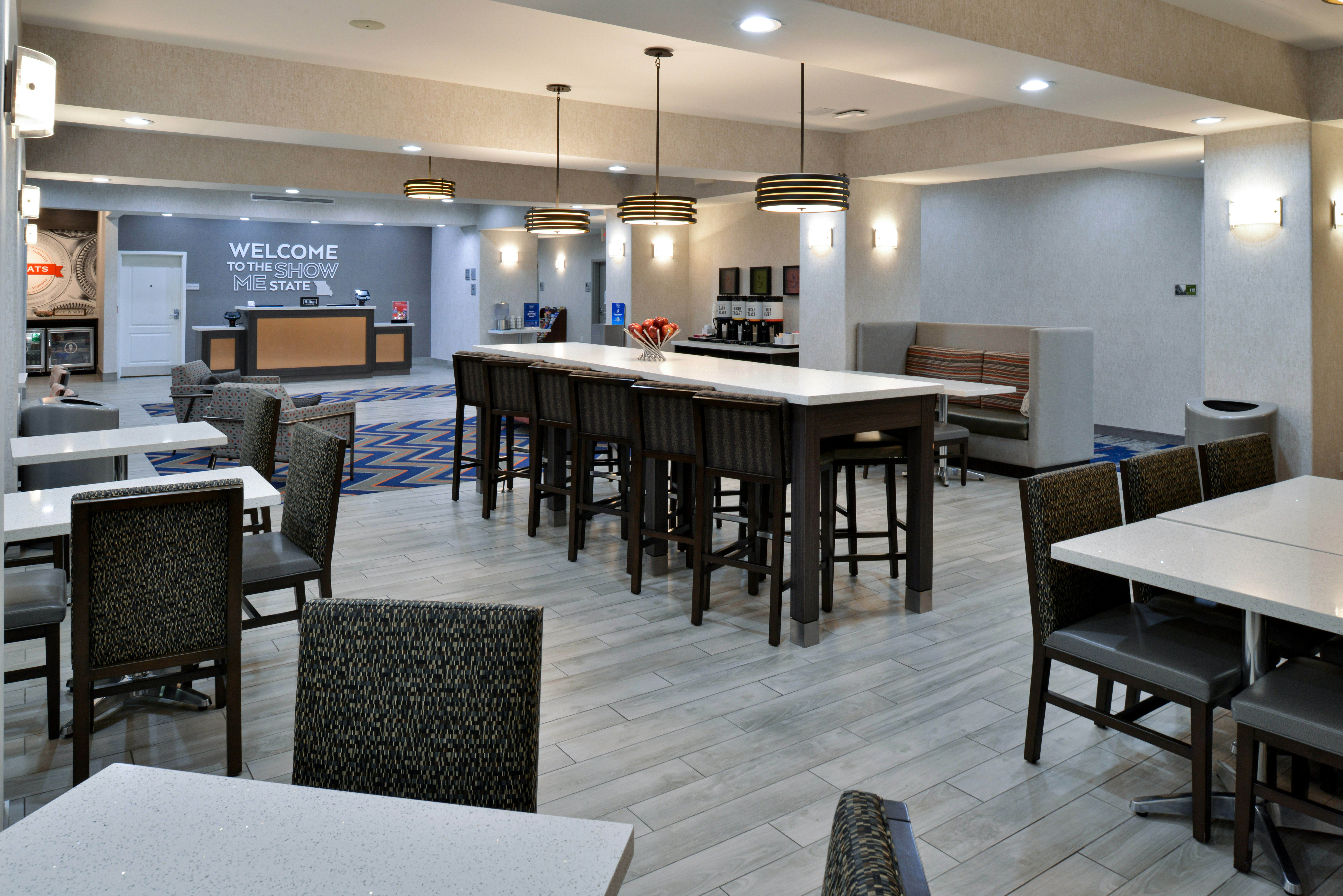 Hampton Inn Kansas City Northeast 16/23