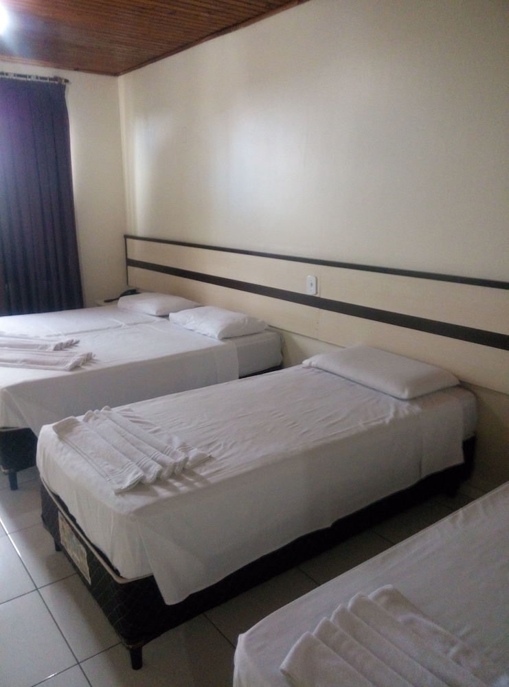ROOM, QUADRUPLE