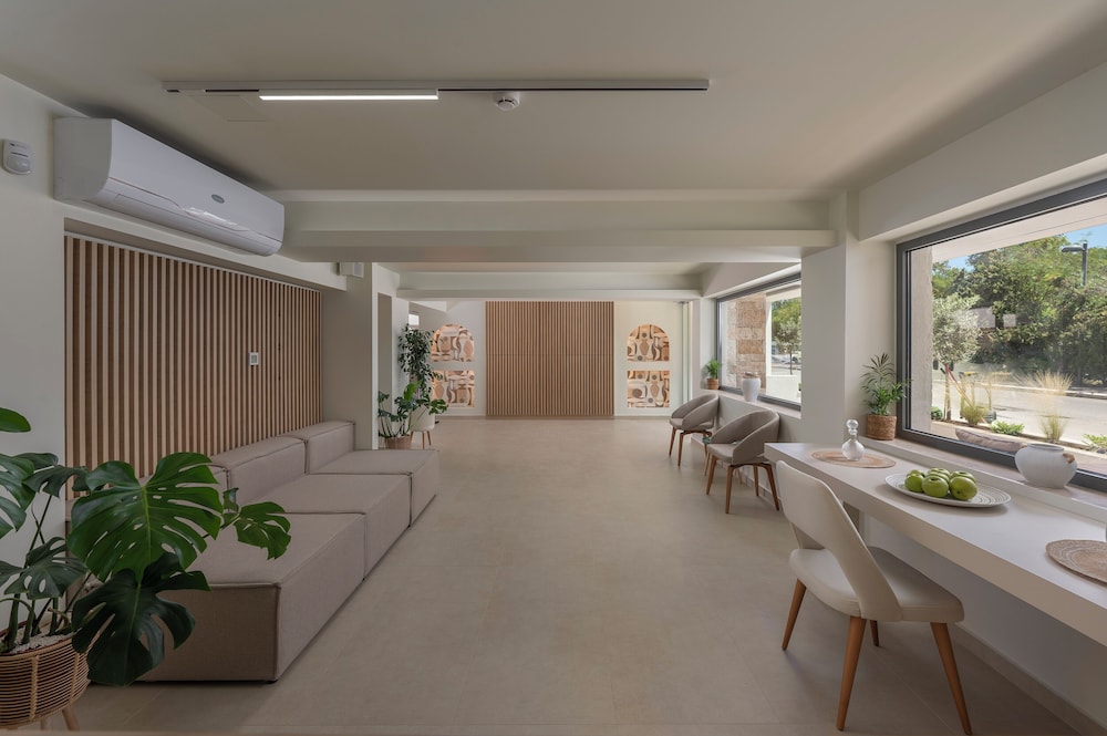 Sandy Seaside Suites 53/66