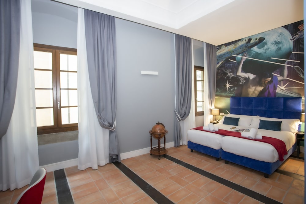 PALAZZO DELLE POSTE, SUITE, JETTED TUB