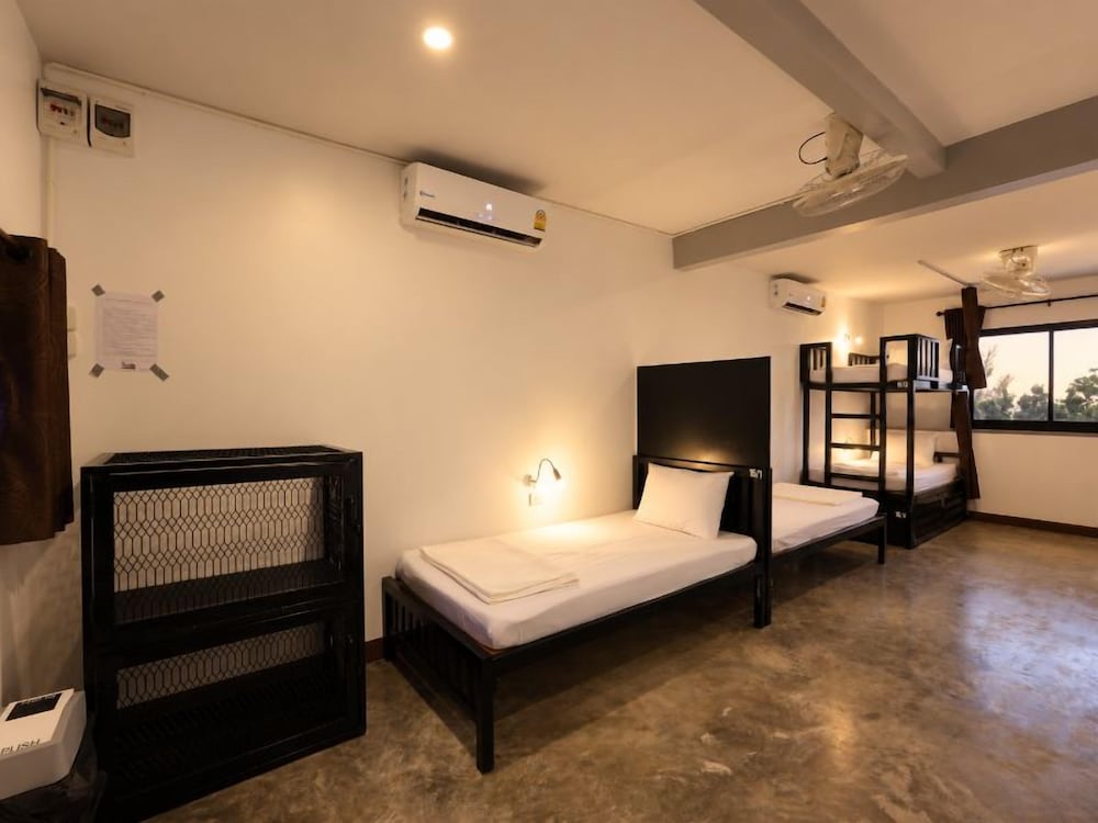 Balcony Party Hostel - Adult 18+ 4/22