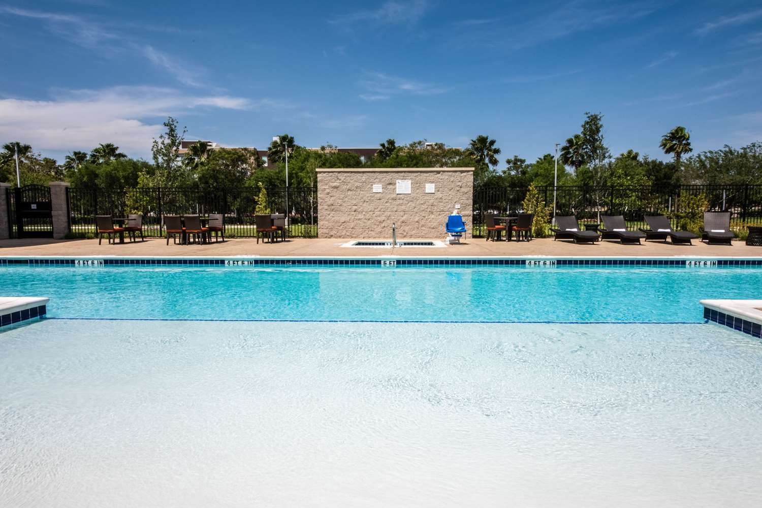 Cambria Hotel McAllen Convention Center 39/40