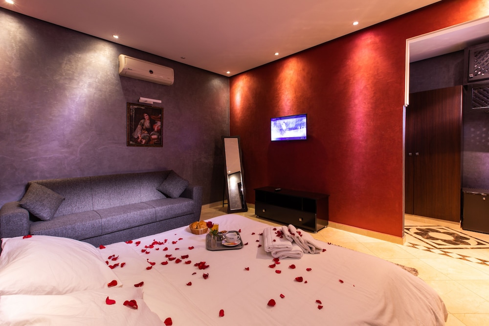 HOTEL TOULOUSAIN 30/57