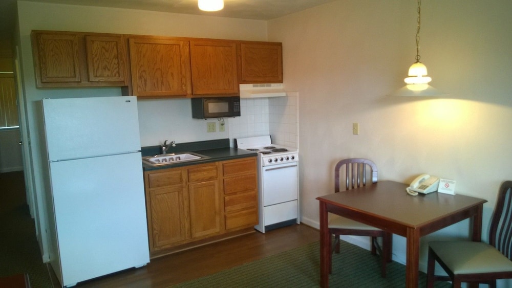 Affordable Suites Charlottesville 12/55