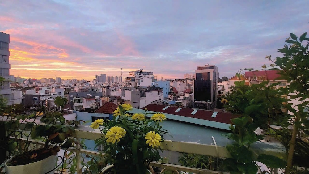 Grace Apartment 3 5/50