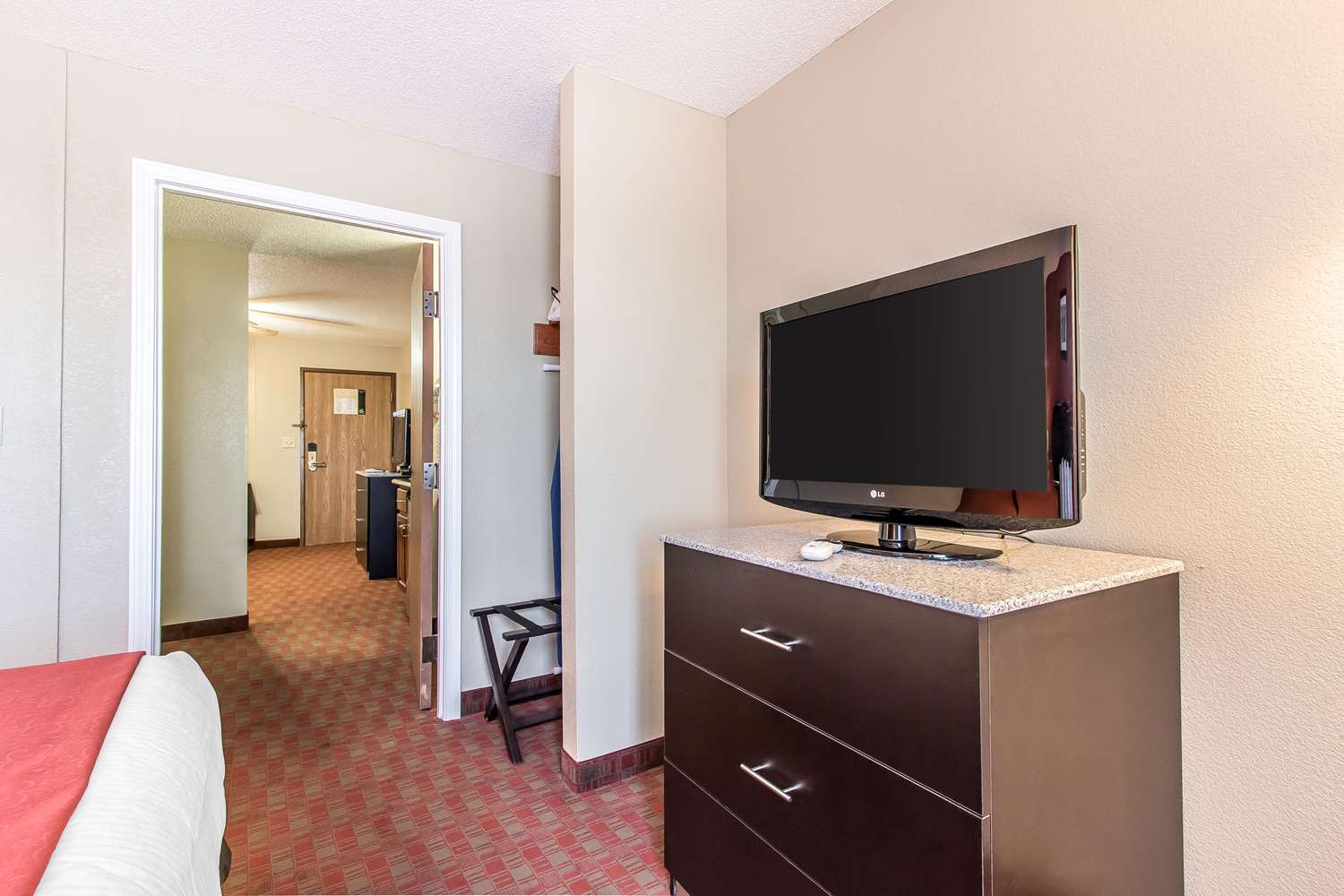 Quality Inn & Suites La Vergne, TN 15/18