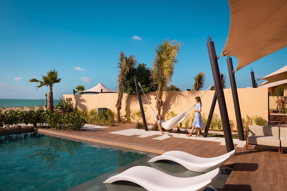 Bab Al Nojoum Hudayriyat Villas 50/62