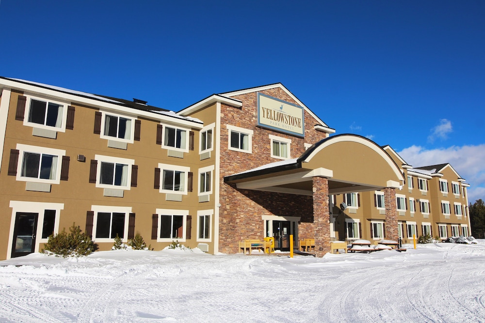 Yellowstone Park Hotel 3/61