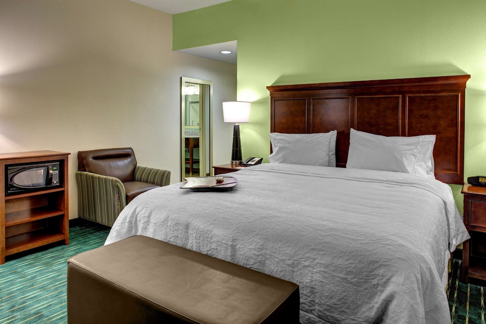 Hampton Inn & Suites Coconut Creek 16/49