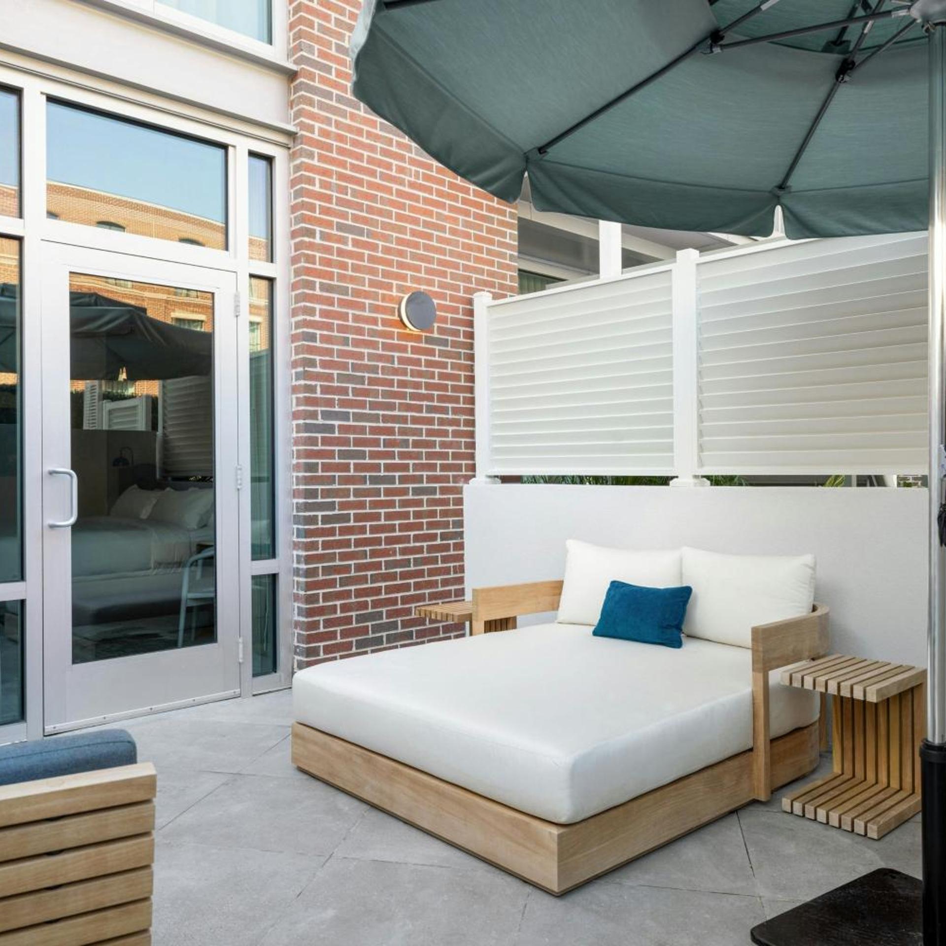 Room, King Bed, with Pool, Patio