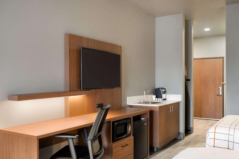 La Quinta Inn And Suites By Wyndham Springfield 38/46