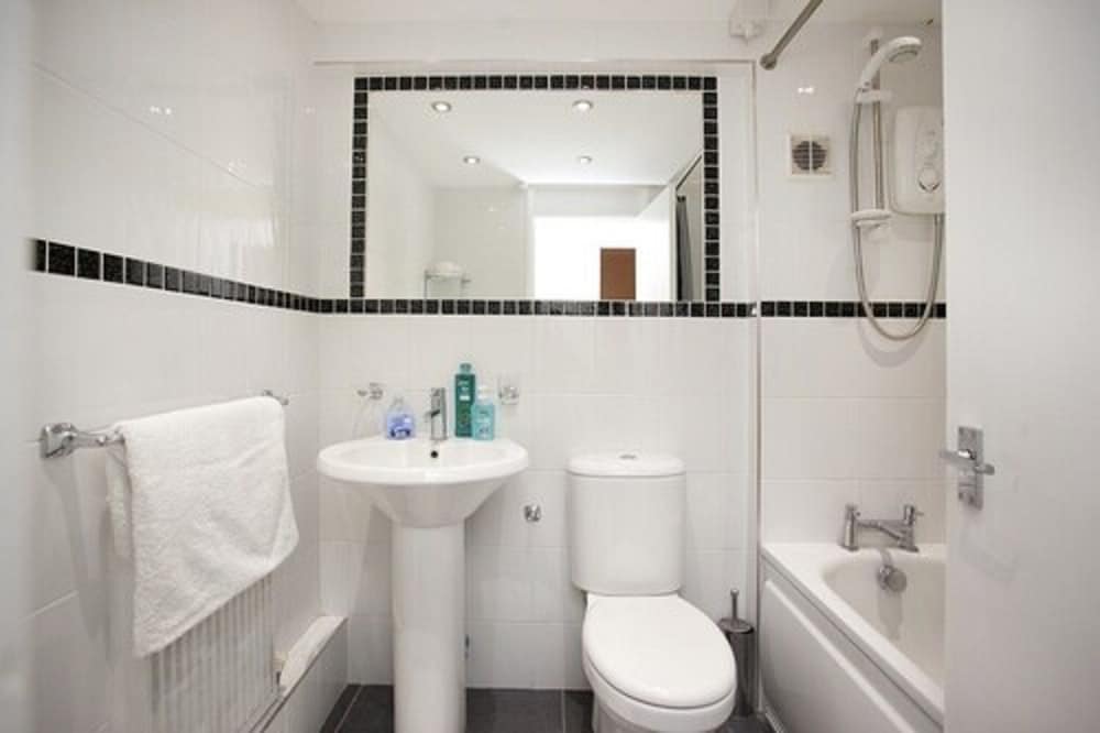 Victoria Centre Apartments &amp; Annexe 50/50