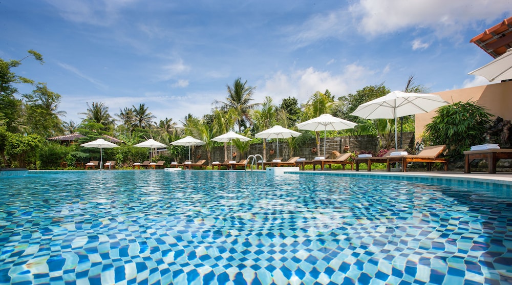 Elwood Premier Resort Phu Quoc 4/30