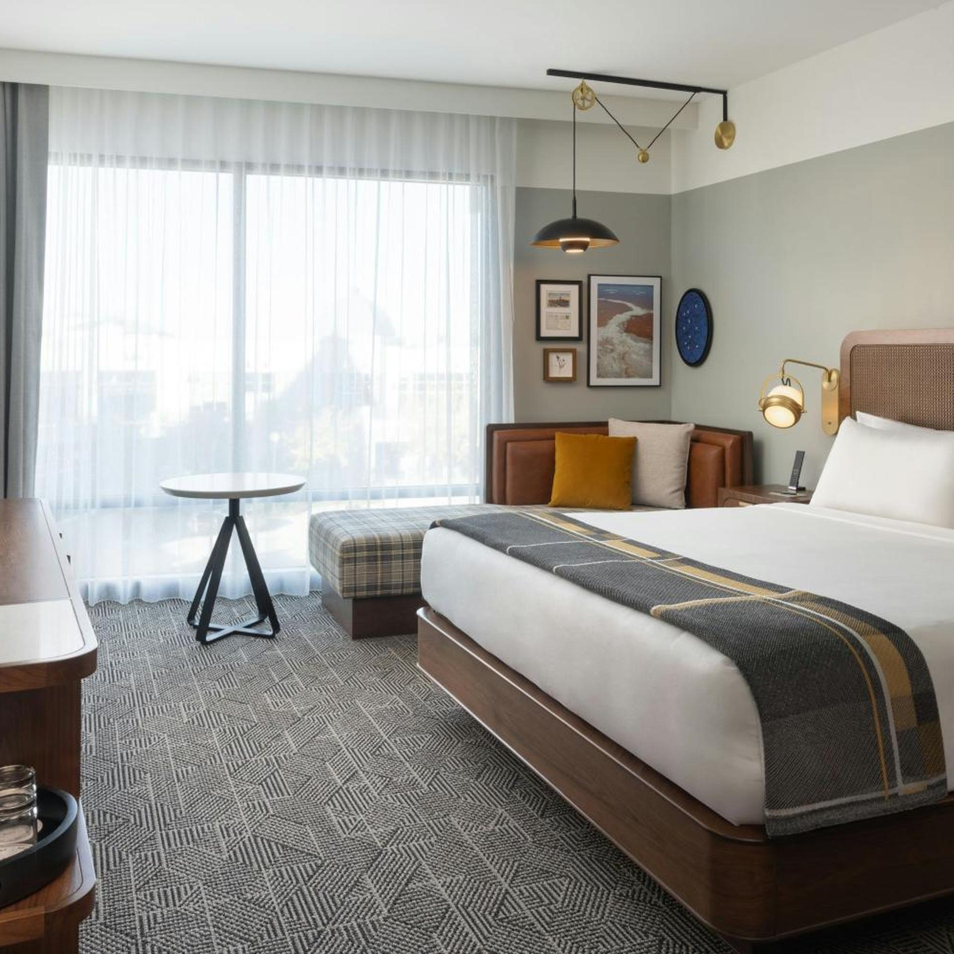 Room, 2 Queen Beds, Bathtub, Accessible