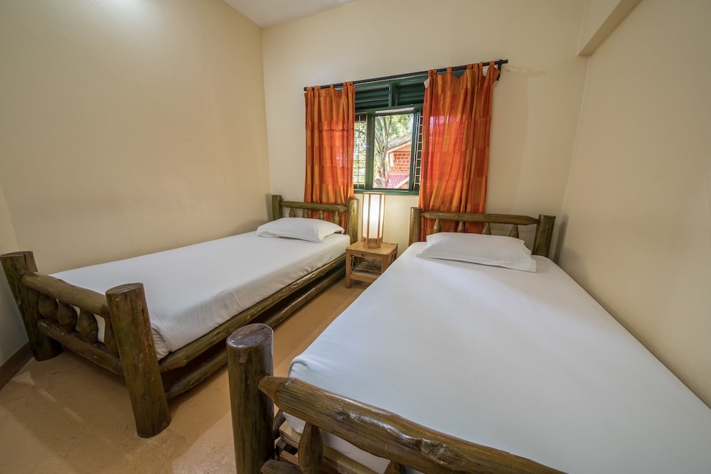 ECONOMY, TWIN BEDS