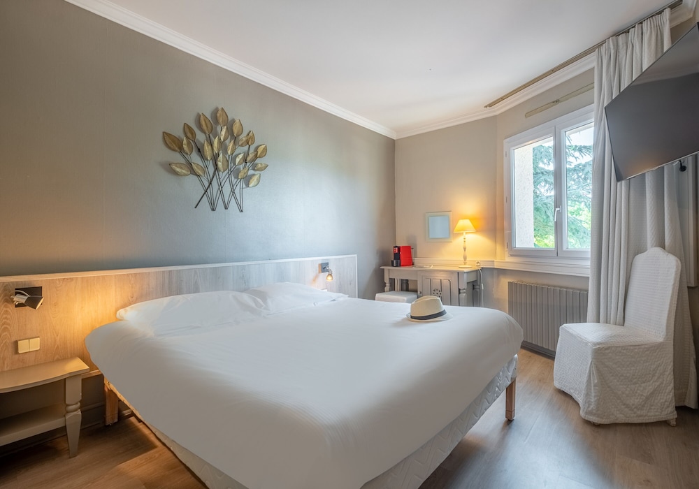 Hotel Causse Comtal 32/84