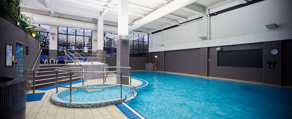 Village Hotel Warrington 40/65