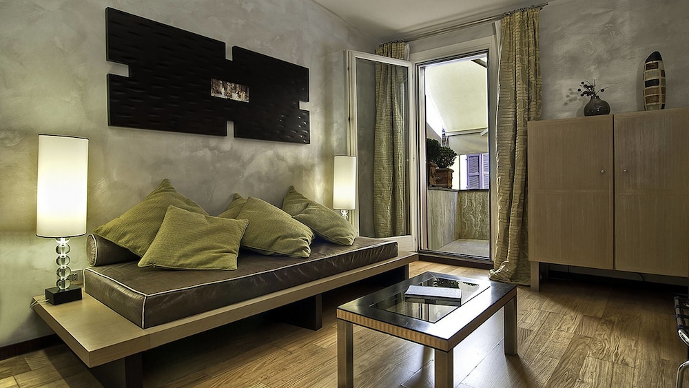 Intown Luxury House 40/55