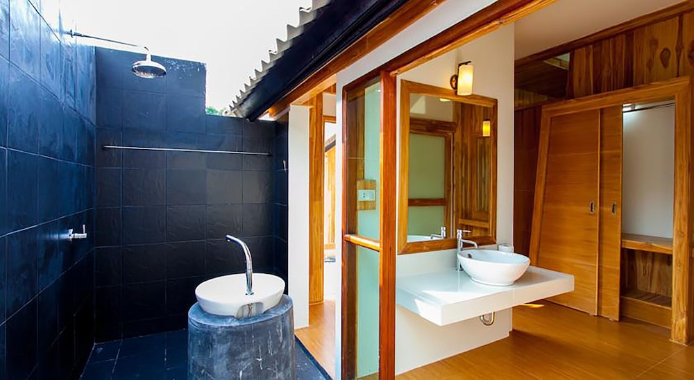 Bundhaya Villas Koh Lipe 47/50