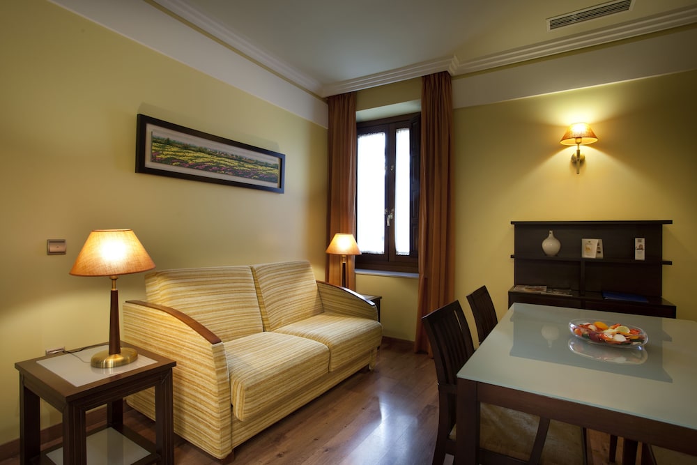 Suites Gran Via 44 Hotel 34/51
