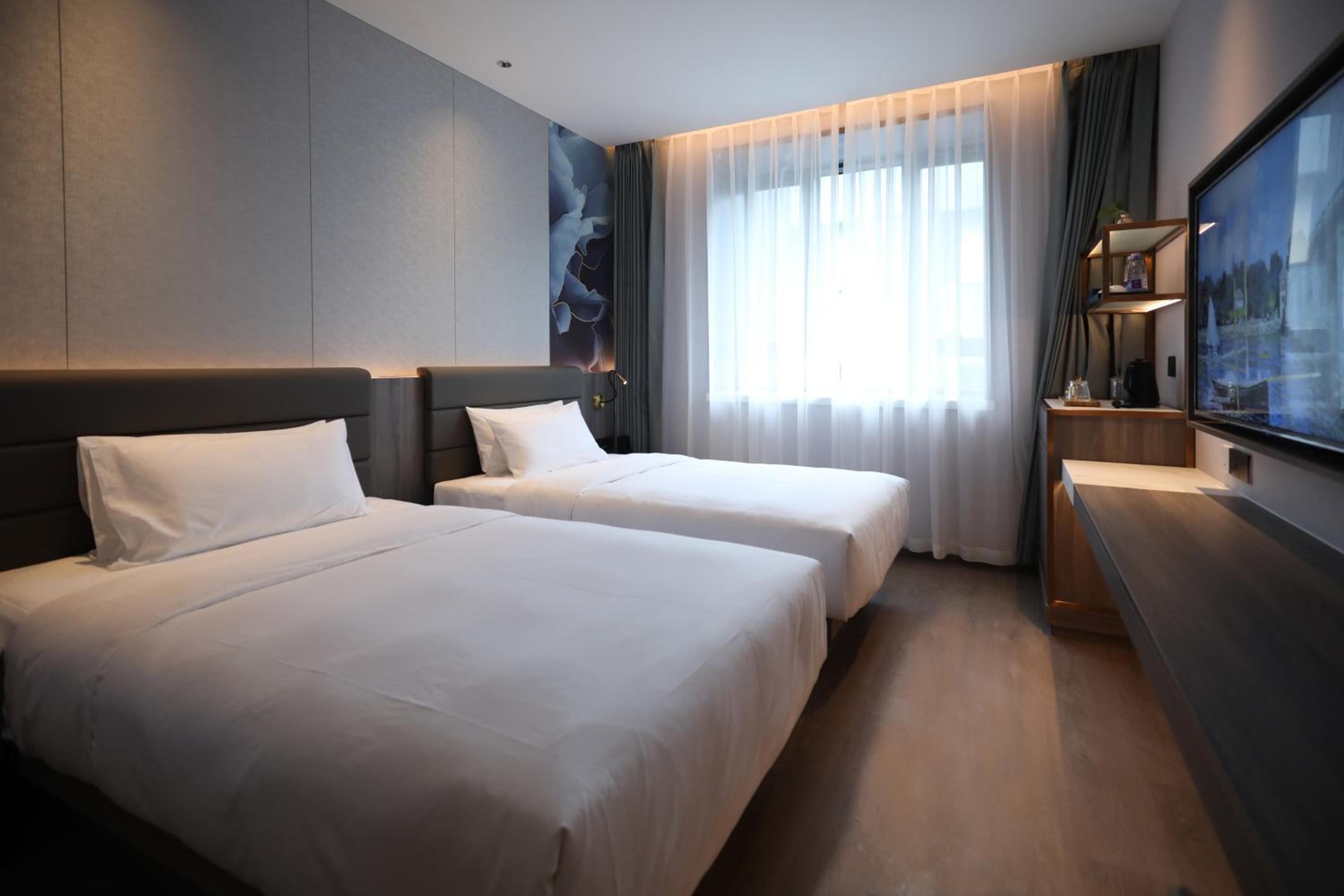 Peony Hotel 9/37