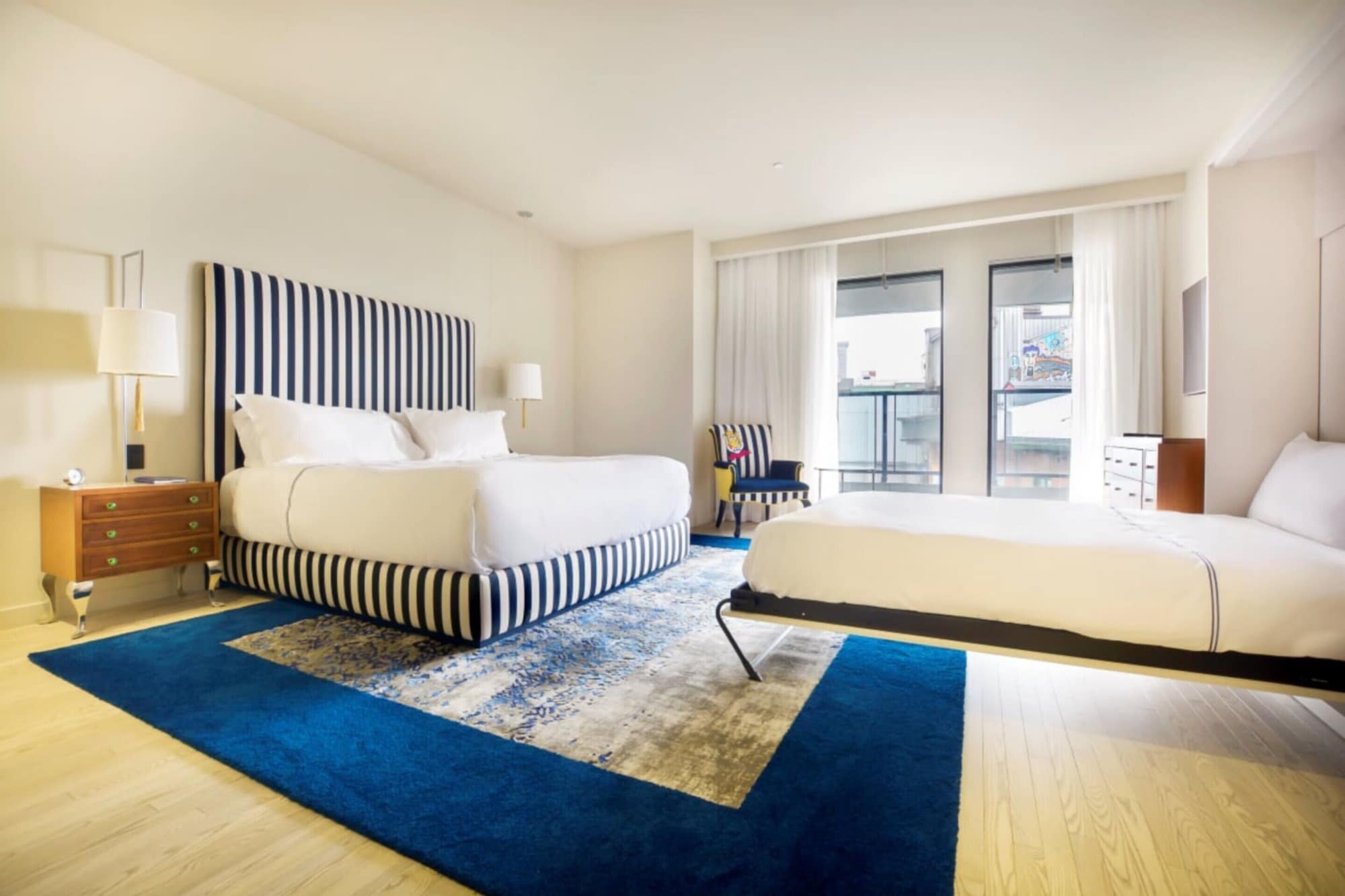 SUPERIOR, STUDIO, CITY VIEW