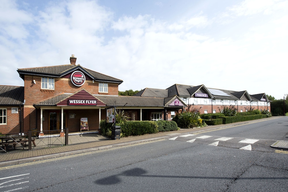 PREMIER INN BRISTOL SOUTH in BRISTOL