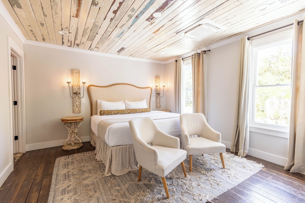 The Roost Ocean Springs 33/64