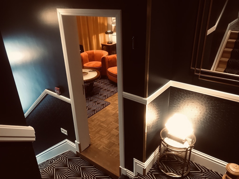 Gatsby Hotel 22/50