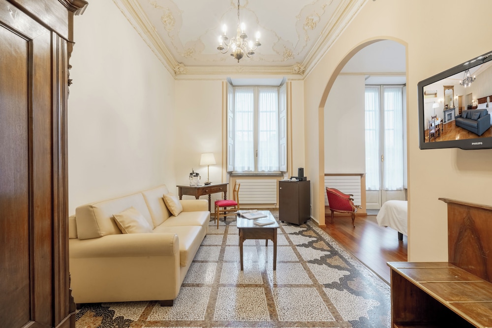 Hotel Roma E Rocca Cavour 52/82
