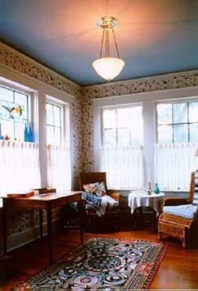 Far View - A Bed & Breakfast Estate 20/50