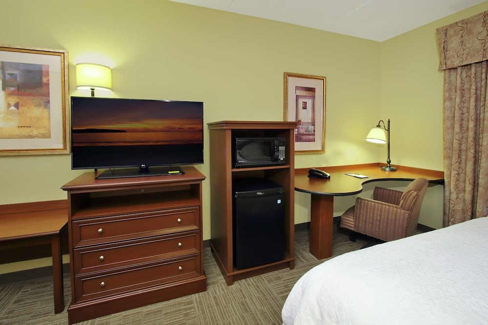 Hampton Inn Suites Murray 19/37
