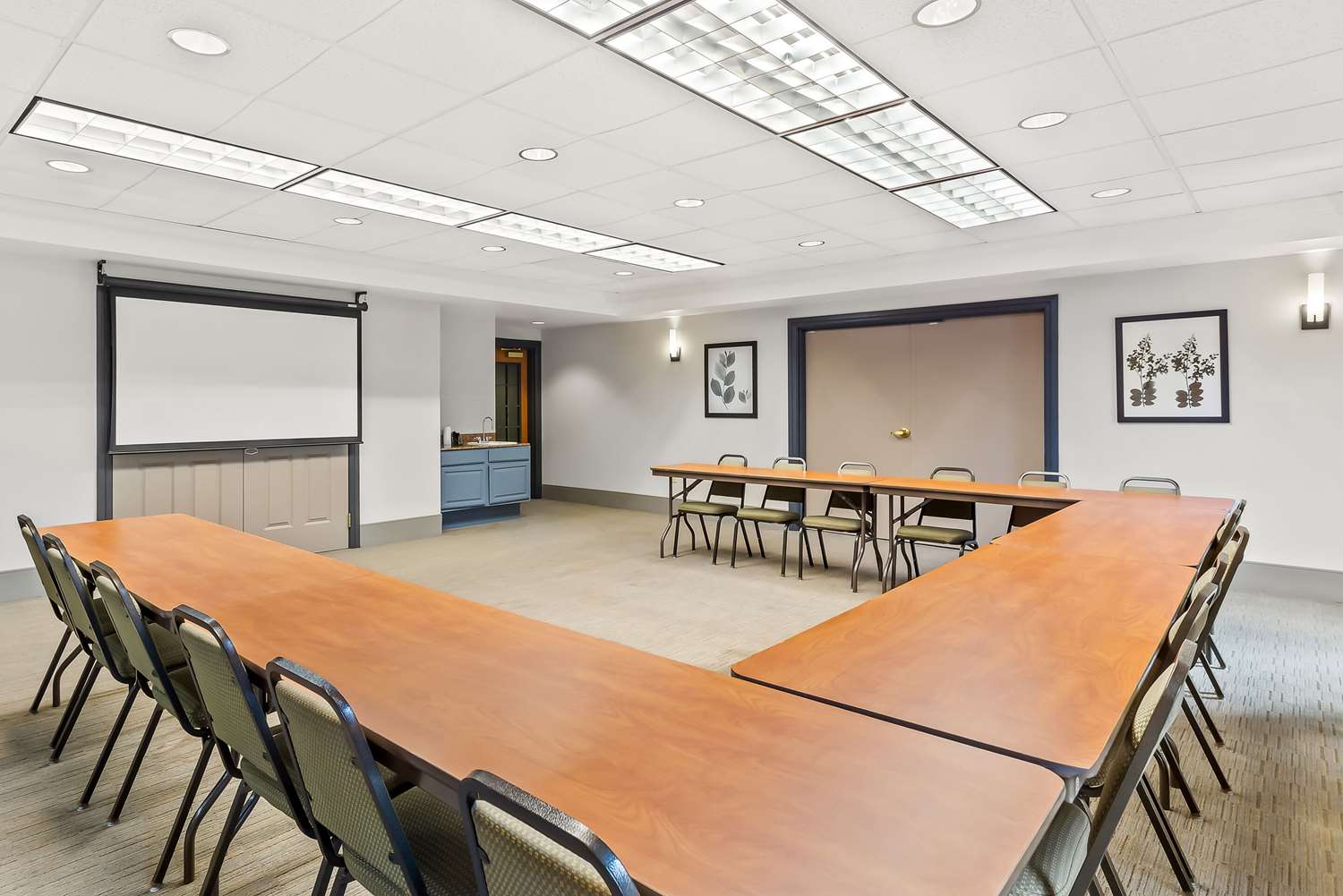 Country Inn & Suites By Radisson Portage IN 16/23