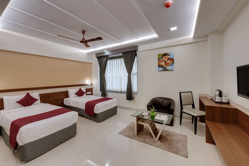 Click Hotel Sagar Plaza Chakan Pune 7/48