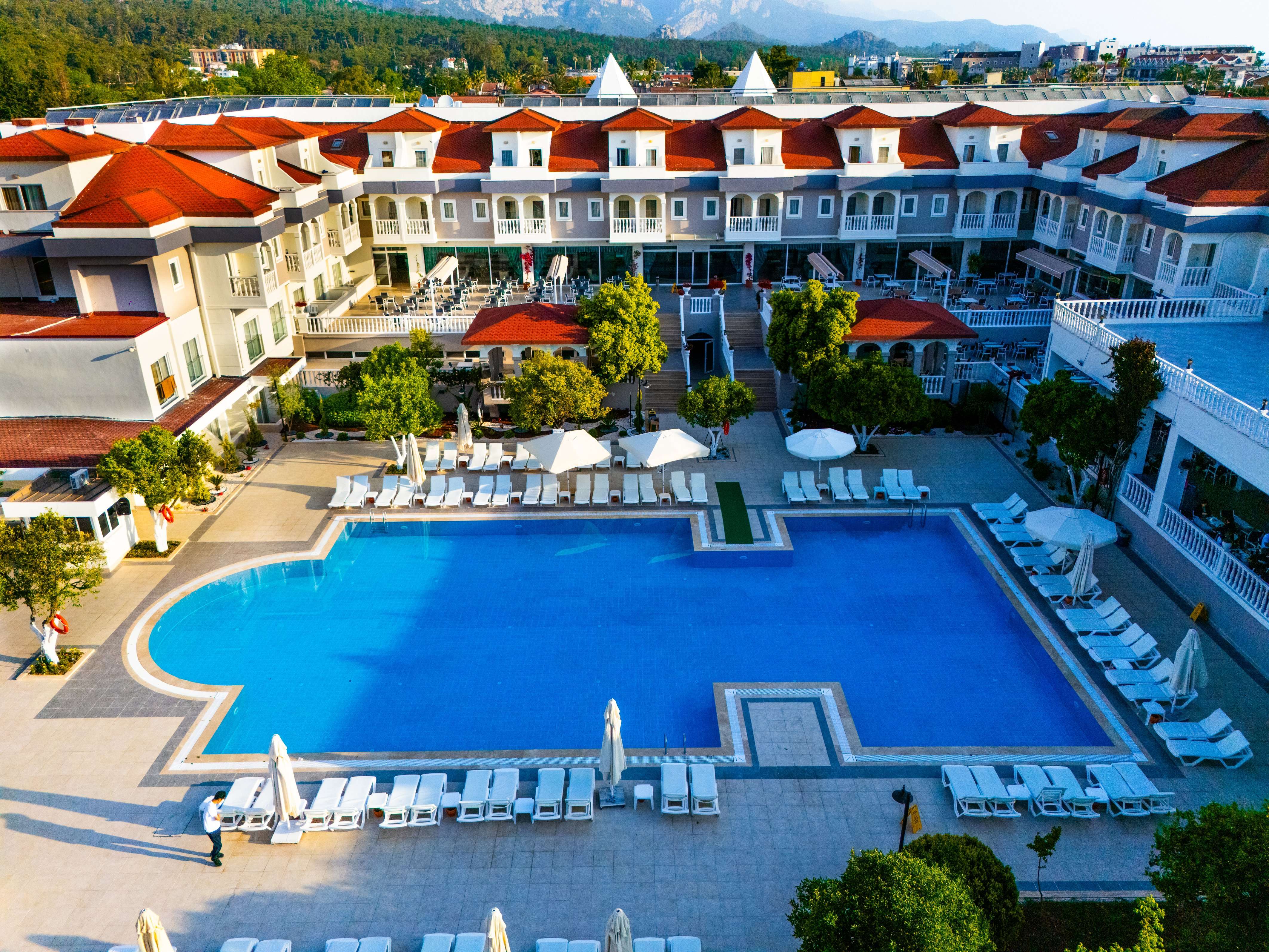 Viking Garden Hotel and Spa 47/51