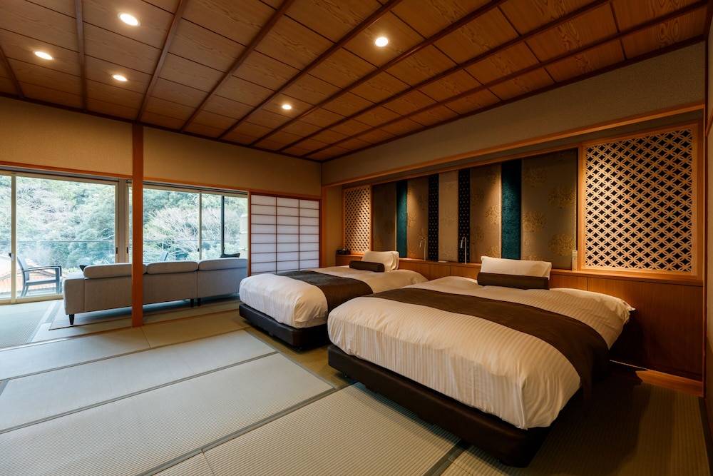 JAPANESE, OUTDOOR BATH