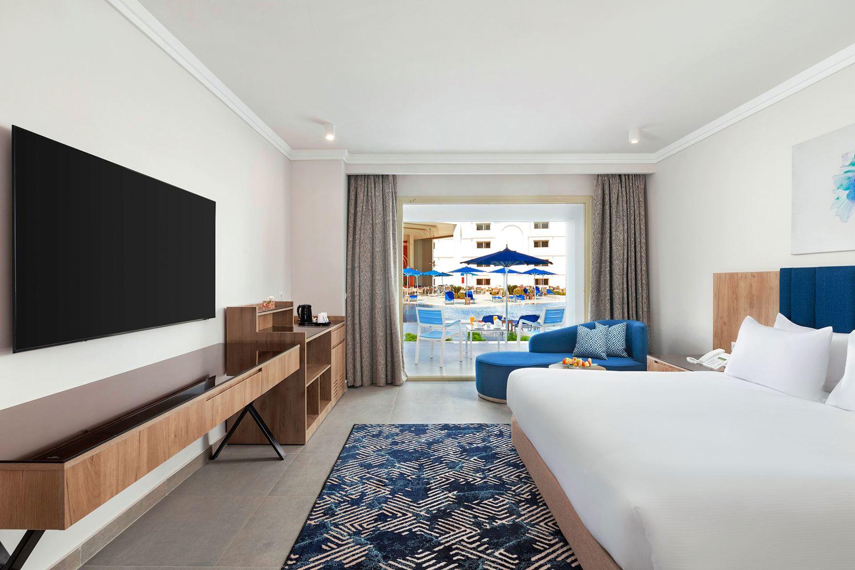 Triple Room with Pool View